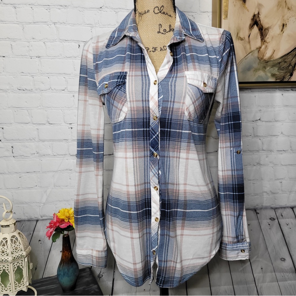 🌼5/$25🌼Passport plaid button down top